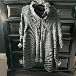 Gray Sweater Poncho l S/M